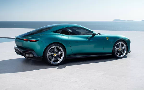   Ferrari Amalfi (Verde Costiera) - 2025