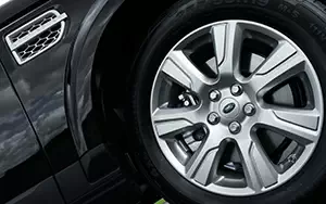   Land Rover Discovery 4 - 2013