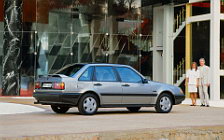   Volvo 440 - 1990