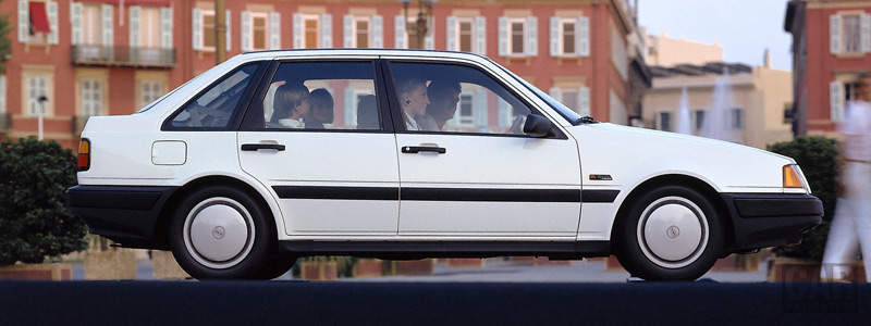   Volvo 440 - 1990 - Car wallpapers