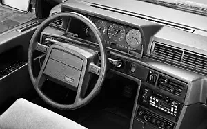   Volvo 760 GLE - 1982