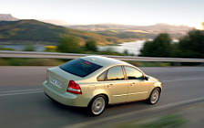   Volvo S40 - 2004