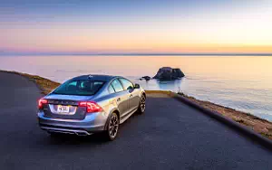   Volvo S60 T5 AWD Cross Country US-spec - 2016