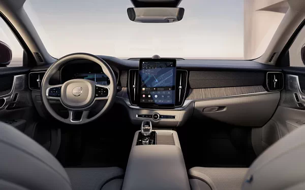   Volvo S90 T8 Recharge - 2025
