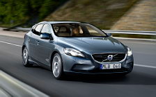   Volvo V40 - 2013