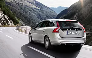   Volvo V60 Plug-in-Hybrid - 2013