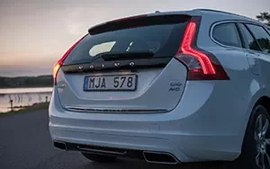   Volvo V60 Plug-in-Hybrid - 2014