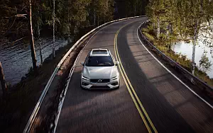   Volvo V60 T6 AWD Momentum - 2018