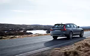   Volvo V90 T6 Cross Country - 2016