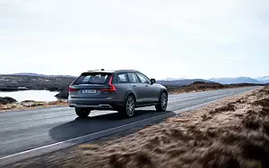   Volvo V90 T6 Cross Country - 2016