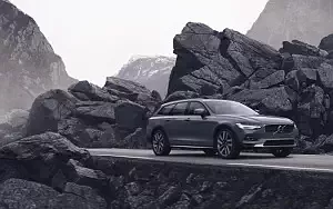   Volvo V90 B6 Cross Country - 2020