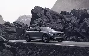   Volvo V90 B6 Cross Country - 2020