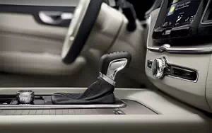   Volvo XC60 T6 Inscription - 2017