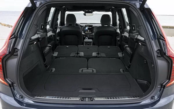   Volvo XC90 B5 AWD - 2024