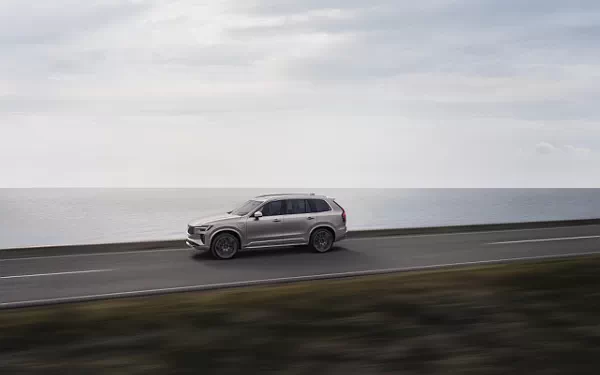   Volvo XC90 T8 Recharge AWD - 2024