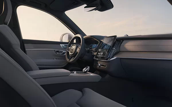   Volvo XC90 T8 Recharge AWD - 2024